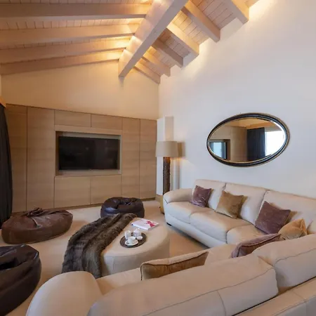 Mountain Elegance Chalet In Chalet *